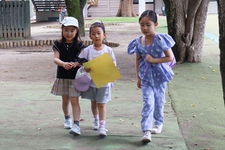 1年柊組は学校ウォークラリーを行いました