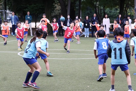 太鼓の練習の後は、2年生合同でドッジボールをしました