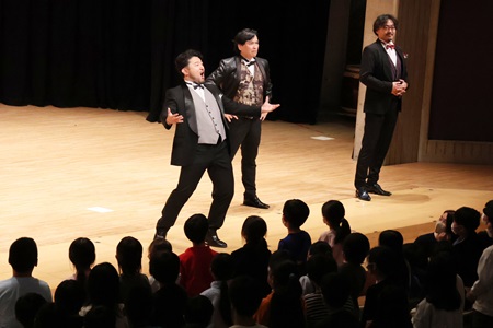 発声レクチャーコーナー 王様になったつもりで発声に挑戦！