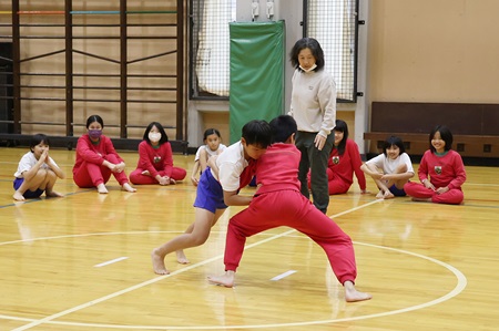 ヴィクトリア校児童対成城っ子の取り組み
