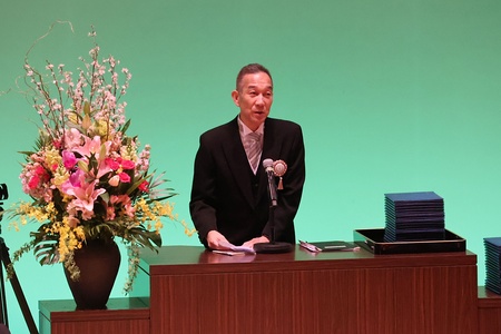 高橋校長によるお祝いのことば