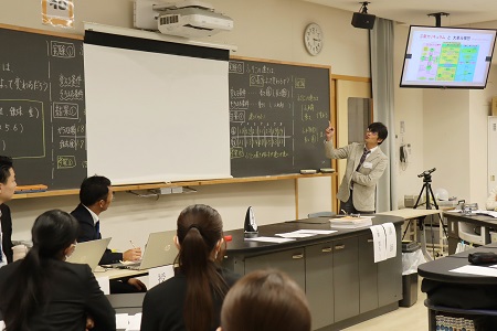 講師の先生からも指導講評をしていただきました 写真は理科の協議会