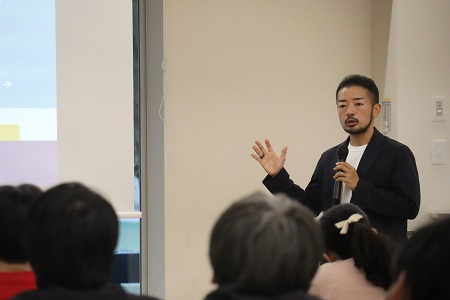 講師の杉山文野氏