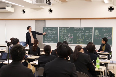 数学Ⅱの協議会 活発な意見交換が行われました