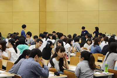 質問後はグループワークで考えを深めていきます