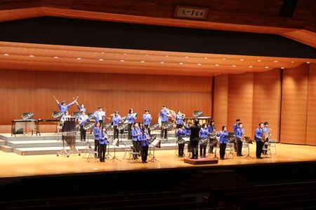 中・高吹奏楽部による吹奏楽