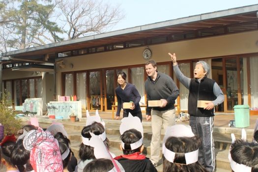 鬼の苦手な豆で追い払います