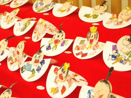 こどもたちの作ったおひな様は、やさしい表情でした。