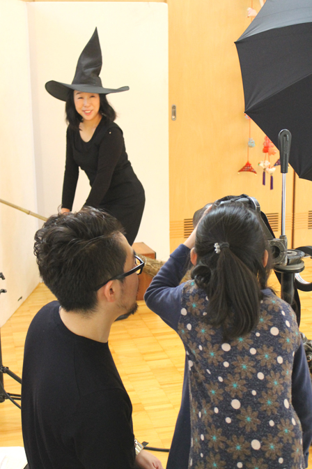 魔女になった先生を撮影
