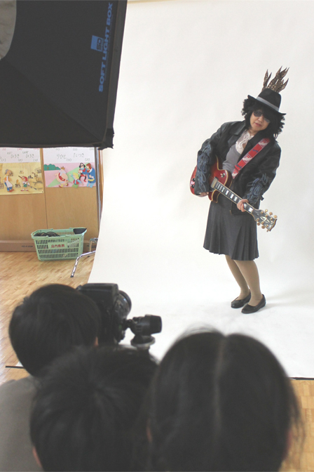 先生をロッカーに変身させちゃった