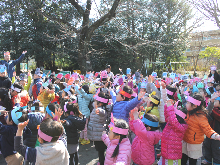 最後はみんなで「まめまき」を歌いました