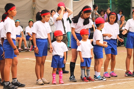 「うまくできるかな…」 「大丈夫だよ、頑張って！」