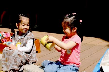  「コップみたいだね！」「お弁当入れてもおいしそう♪」