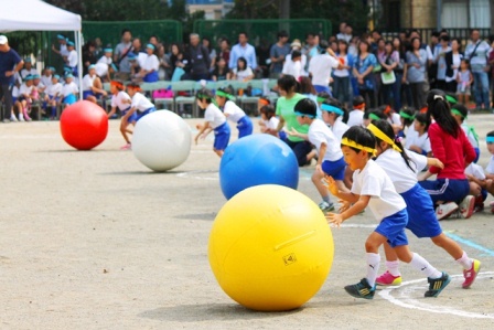 年長組「ころころ・パタパタ・びゅーんびゅん」