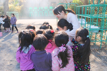 風が冷たいけど、みんなとくっついてるとあったかいよ。。