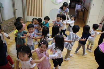 年少さんもシュッシュッポッポッ　