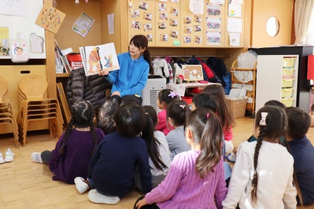 終わった後は、鬼が出てくる絵本を読んでもらいました