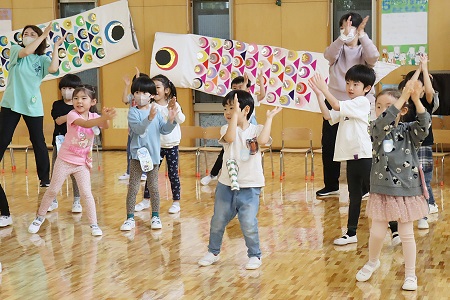 年長組のダンス「パイナポー体操」