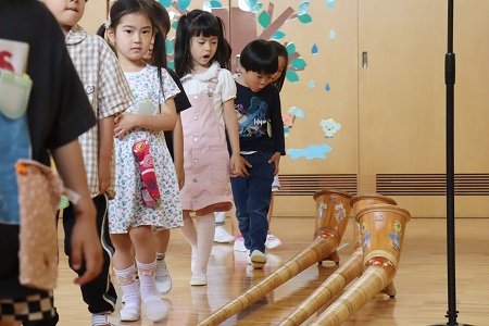 最後は3ｍを超える大きなアルプホルンを間近で観察しました