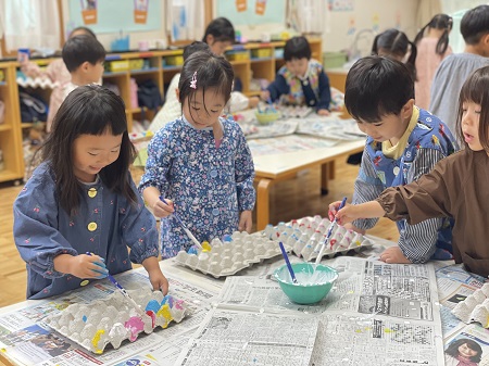 山になったところ、谷になったところ、 好きな場所に好きな色をのせていきます