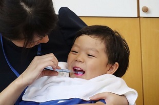  優しく磨いてもきれいに汚れが落ちています