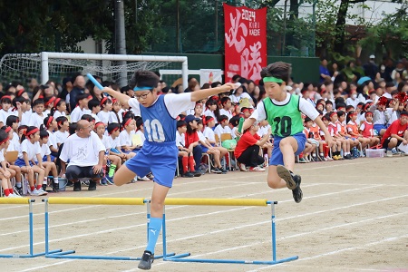 クラス対抗ハードルリレー（5年生）