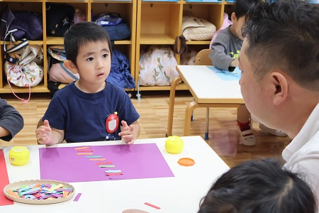 作品について先生と話しながら制作しました