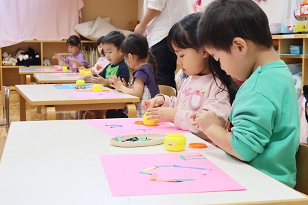 思い思いの形を描いています