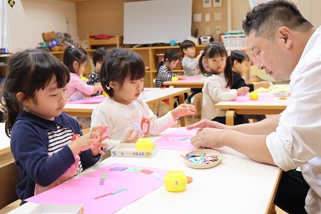 思った形に貼れないときは先生にアドバイスをもらうことも