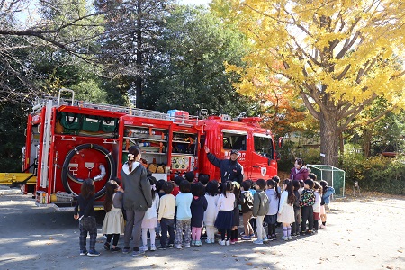 消防車が園庭にやってきた！ 