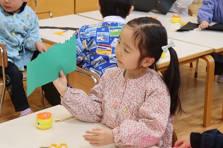 ギザギザに切りました