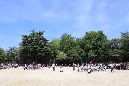 青空の下での運動会となりました
