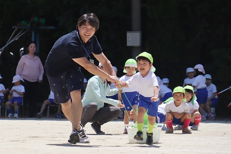 年中組親子種目「ロディとお散歩」