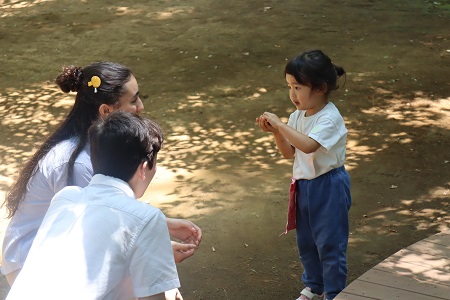 ミミズをつかまえたよ