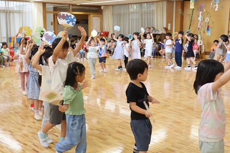 年長組が盆踊り『東京音頭』を披露してくれました