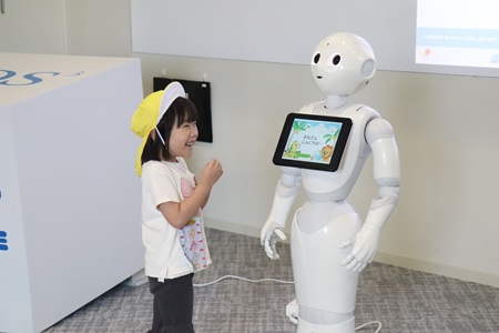 様々な反応をして子どもたちを楽しませてくれました