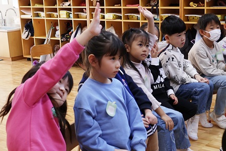 今度先生の問いかけに沢山の意見があがりました