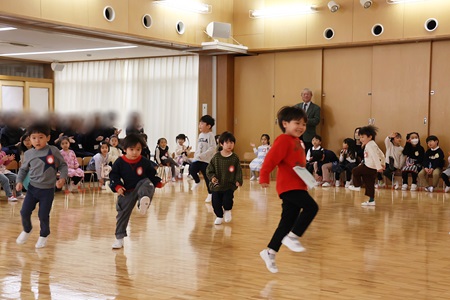 続いて年少組。みんな元気いっぱい！